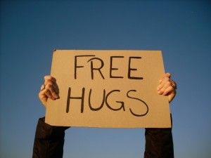 free-hugs2_212si4nja
