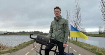 Студент з Нідерландів проїхав на велосипеді 365 км, аби зібрати гроші для українців