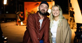«Нема нікого в світі тільки ми одні»: лірична душа KOLA та ADAM заспівали дуетом пісню «Зорепади»