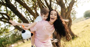 FIЇNKA випускає особливу сімейну пісню “Лелека”, яка вже стала трендом в TikTok