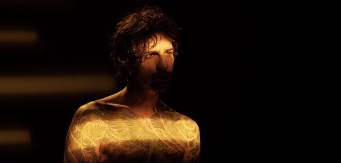 Трек «В обіймах» написаний Володимиром Дантесом  став саундтреком еротичного трилеру «Всі відтінки спокуси»