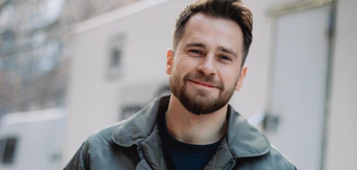 Любов починається з деталей: актор Юрій Вихованець про 14 лютого та що таке бути закоханим