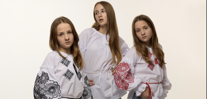 Фотопроєкт «Вишитий орнамент – це не про минуле, це про нас сьогодні»: Ніна, Тереза та Ліза Копаниці