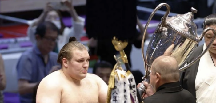 Український сумоїст Данило Явгусишин утретє здобув Кубок імператора в Японії
