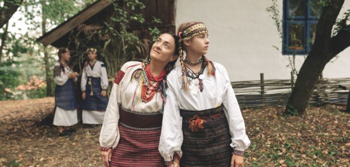ФОТОПРОЄКТ «ПІД ПОКРОВОМ НЕЗАЛЕЖНОСТІ»: Ніна, Тереза та Єлизавета КОПАНИЦІ